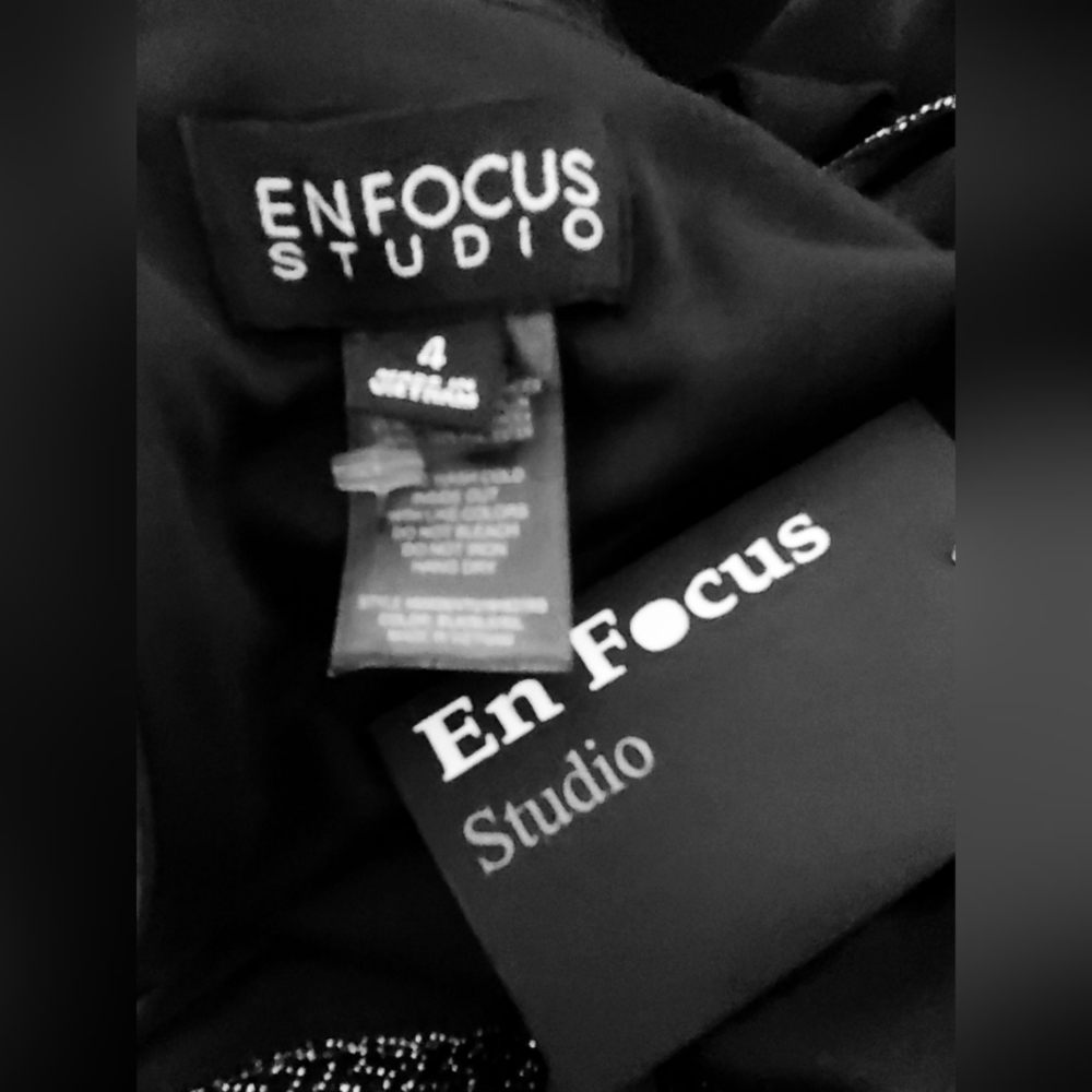 EnFocus Studio METALLIC WITH BLACK MAXI DESIGNER DRESS SIZE 4 NWT - Picture 2 of 6